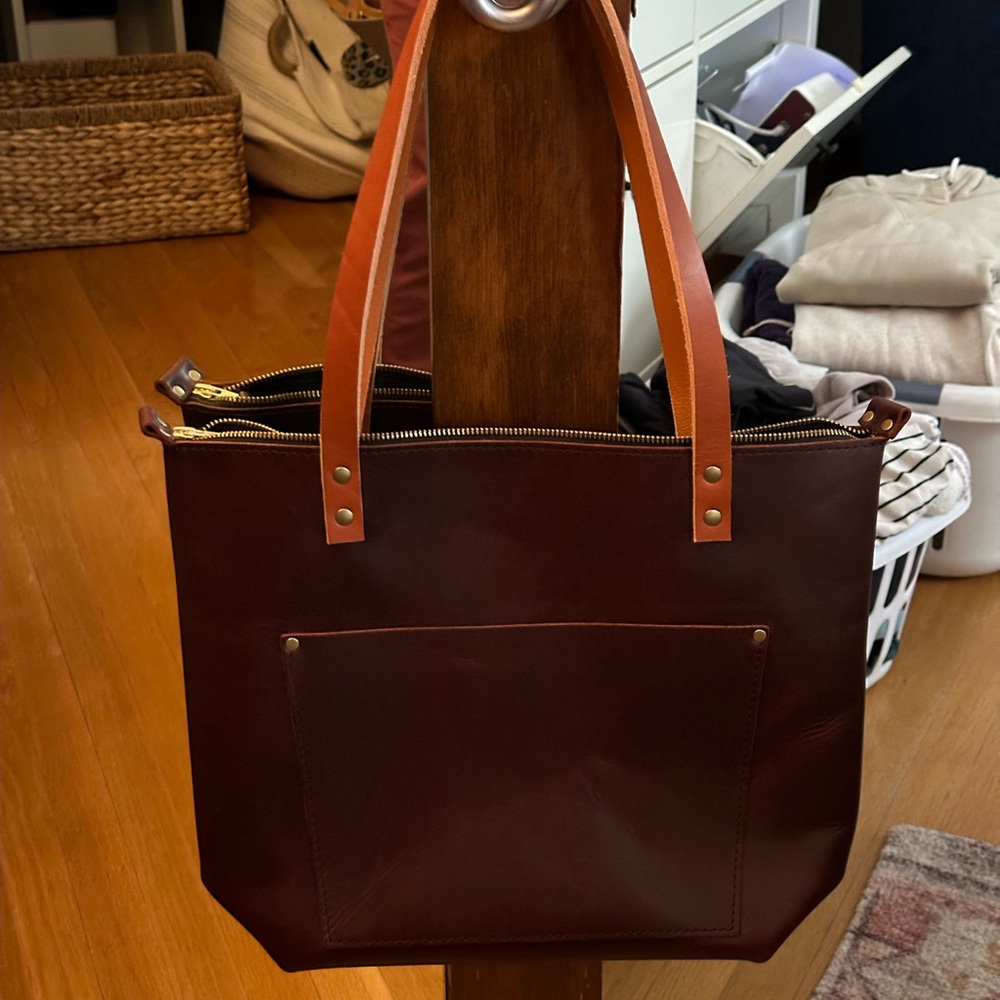 Portland leather medium zip tote cognac
